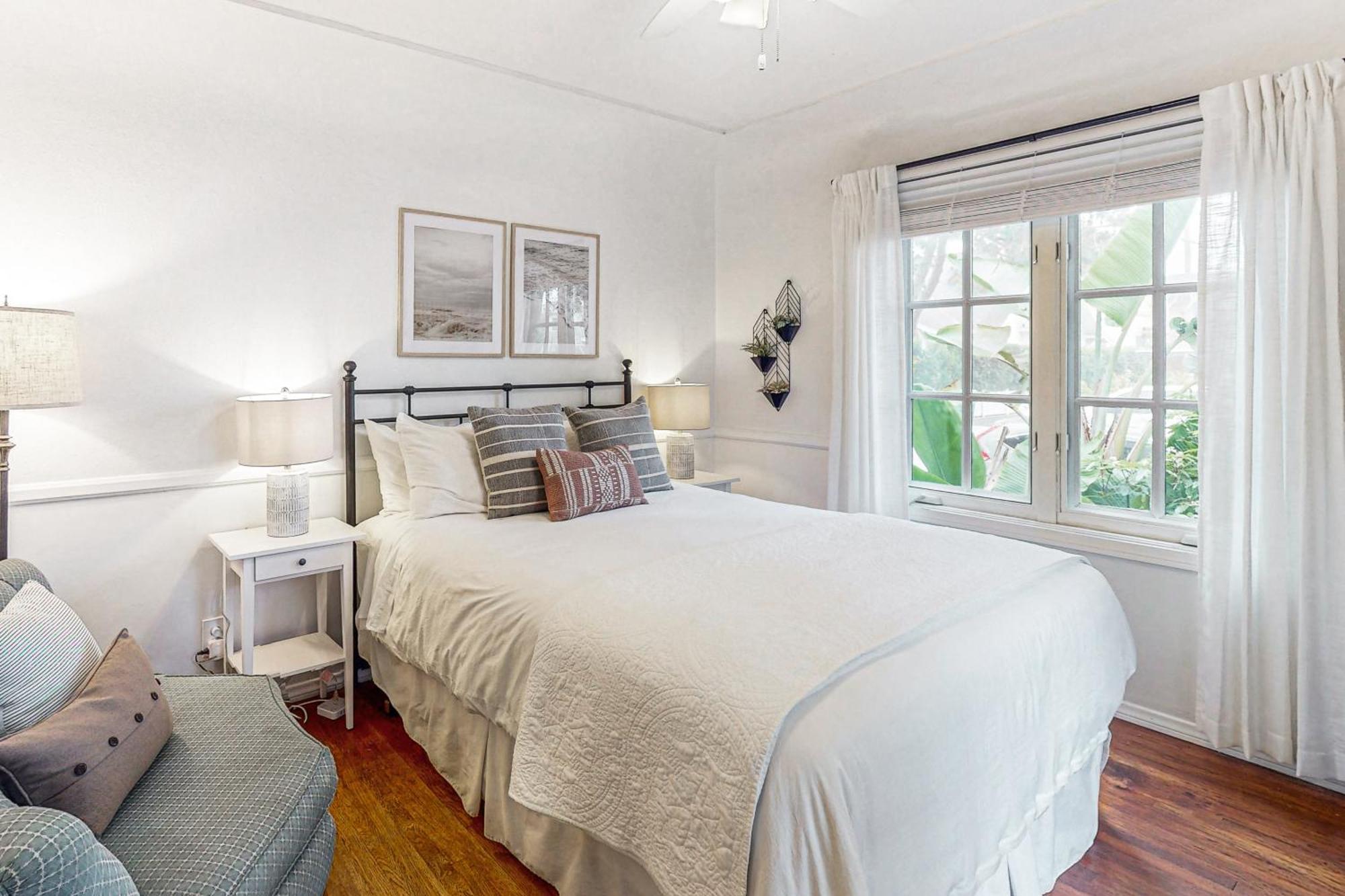Apartment East Retreats