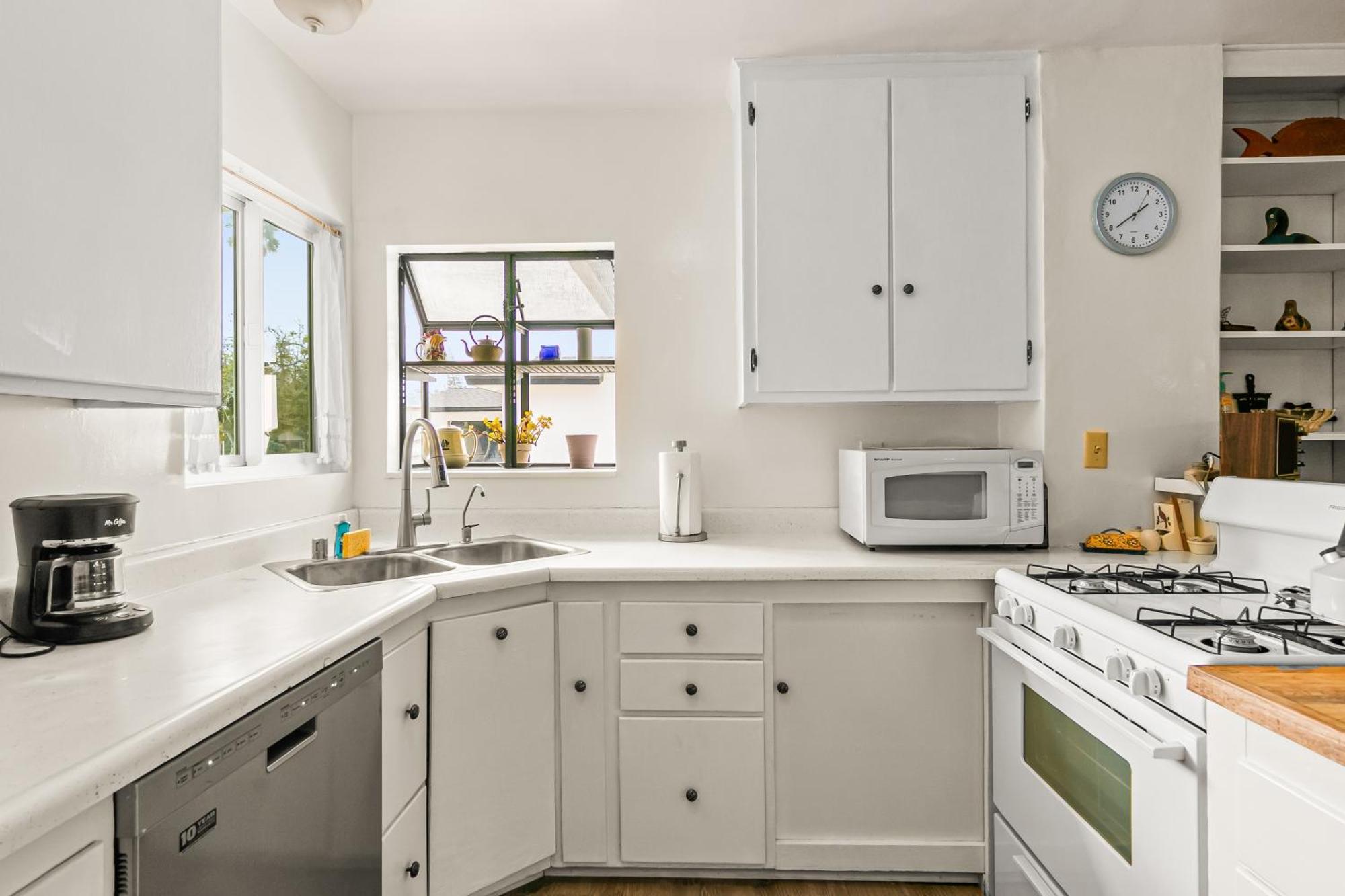 Colorful Gold Coast Getaway * Santa Barbara