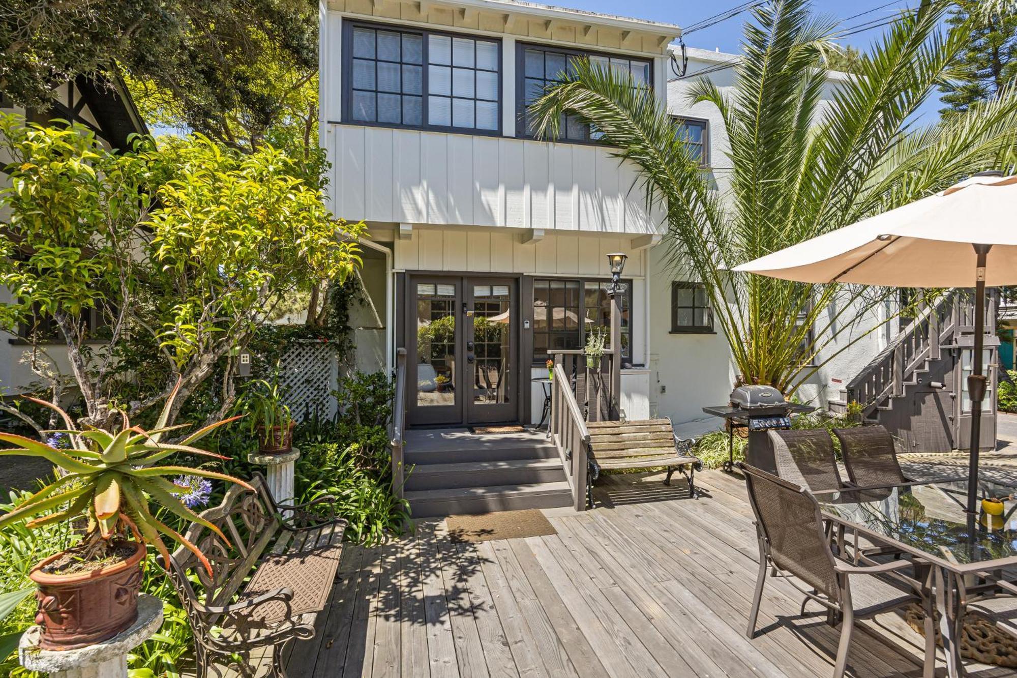 Apartment East Retreats
