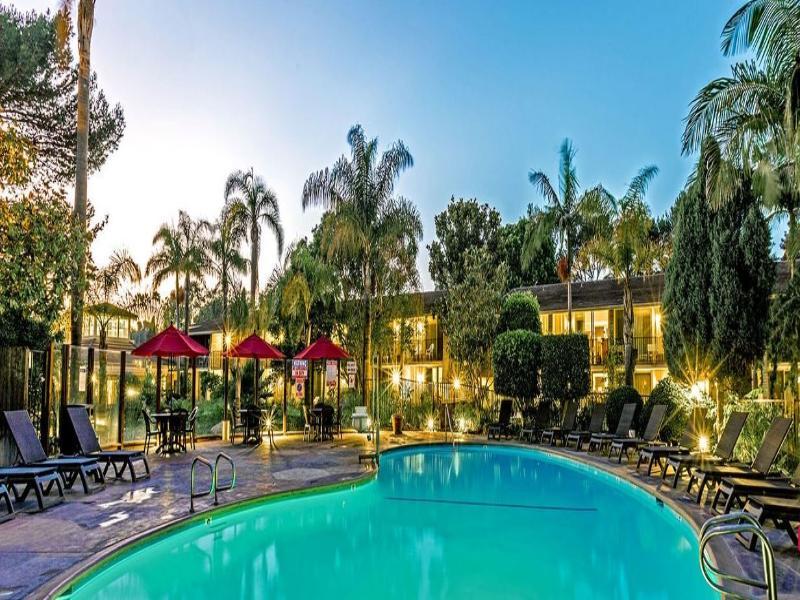 Ramada By Wyndham 3*