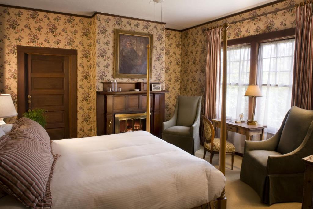 Country House Inn