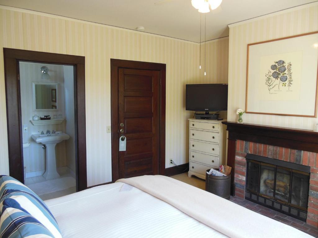 Country House Inn 3*