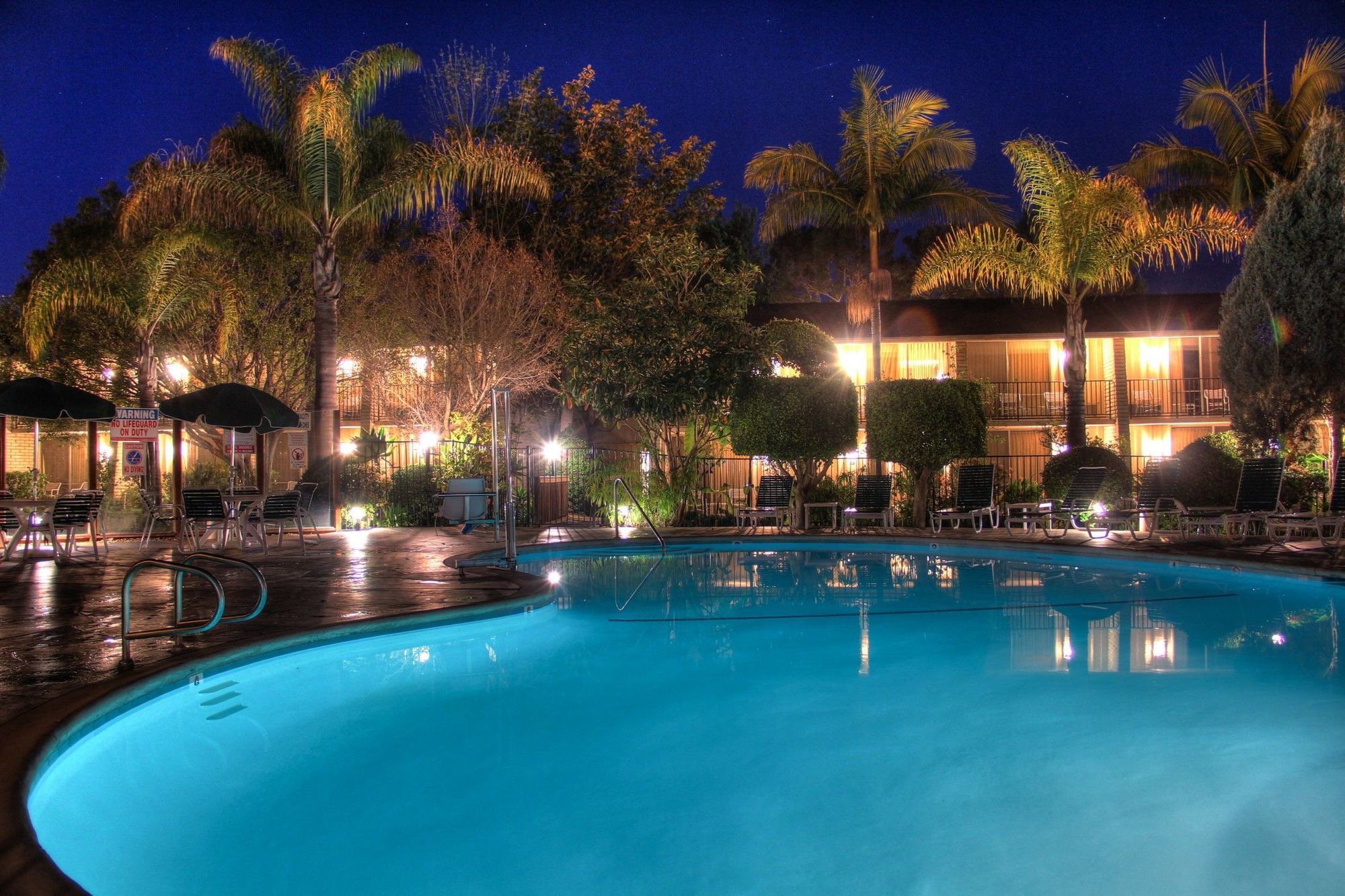 Hotel Ramada By Wyndham Santa Barbara