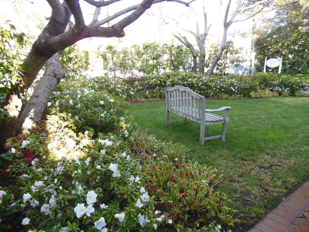 Country House Inn Santa Barbara