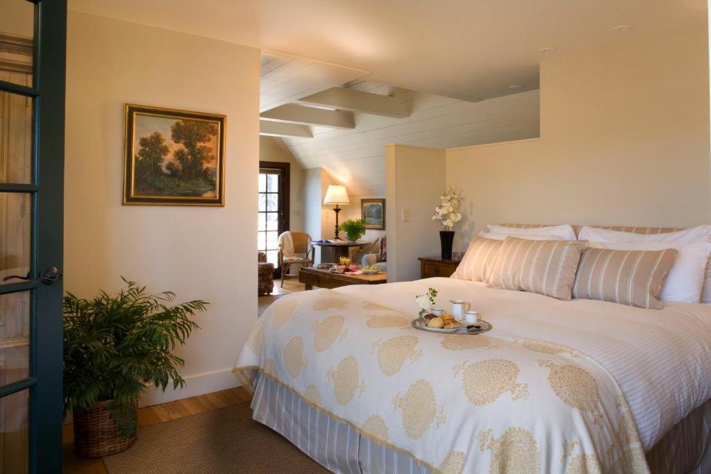 Country House Inn