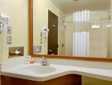 Hotel Ramada By Wyndham Santa Barbara