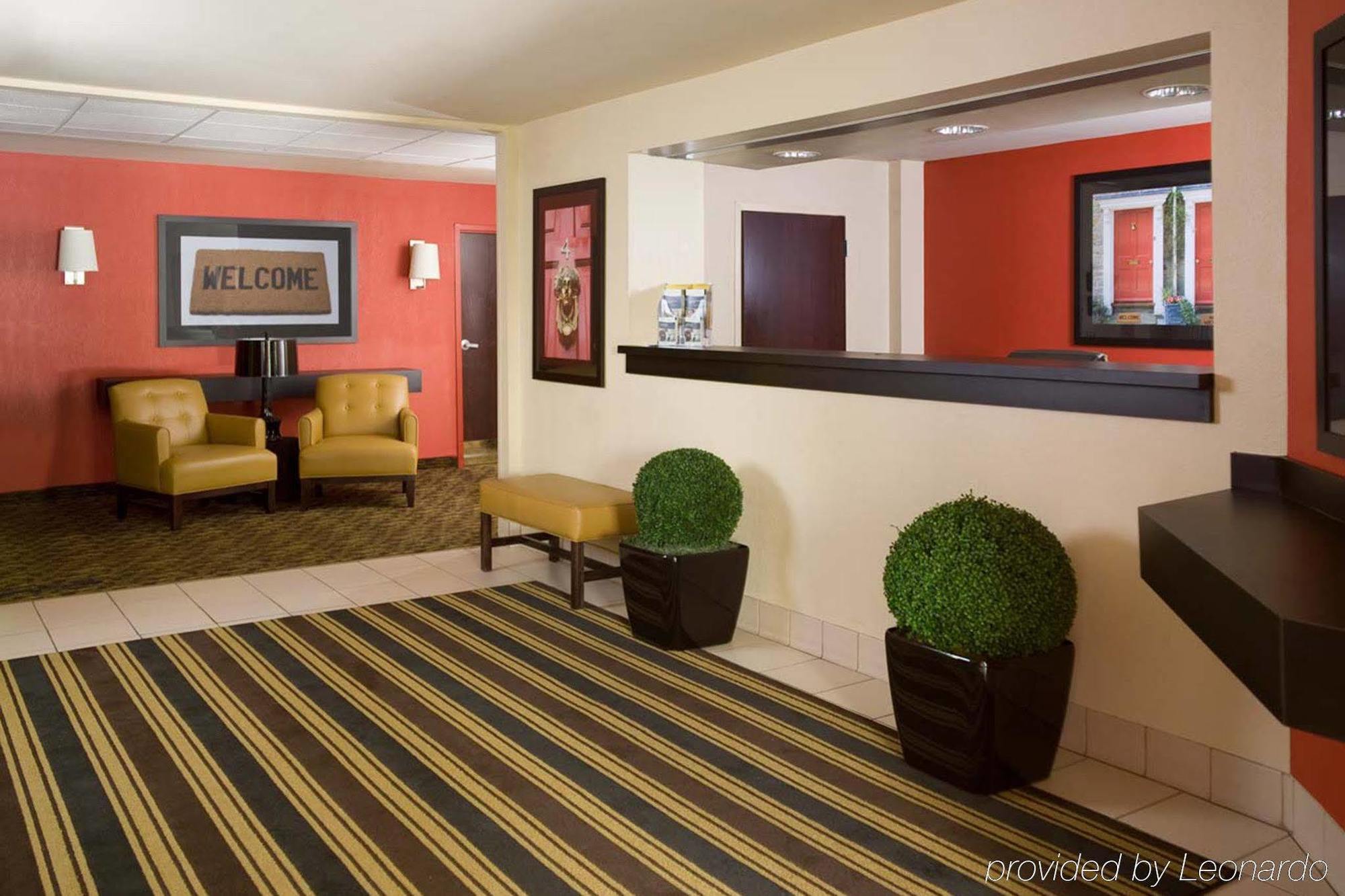 Extended America - Santa Barbara - Calle Real Hotel