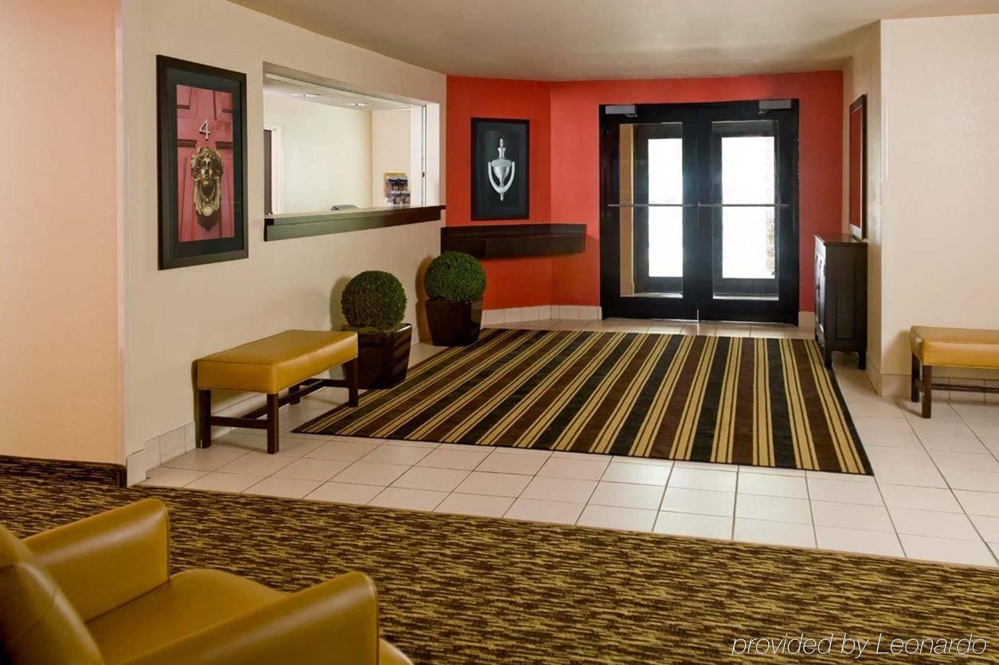 Extended America - Santa Barbara - Calle Real Hotel