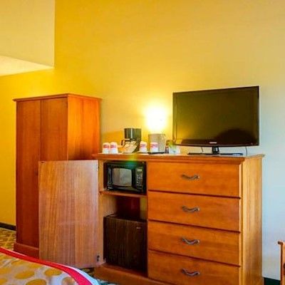 Ramada By Wyndham Santa Barbara